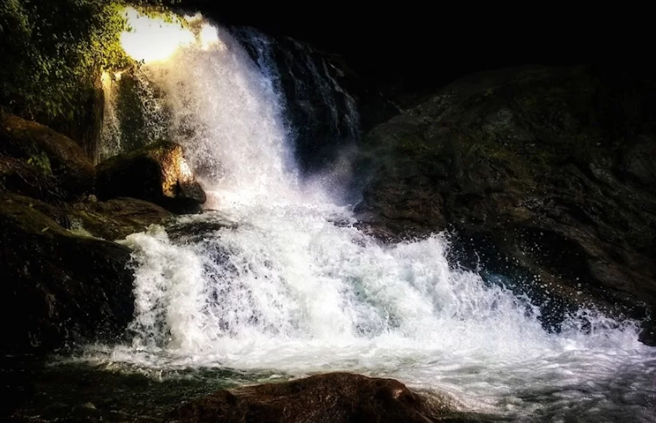 Lakkom Waterfalls