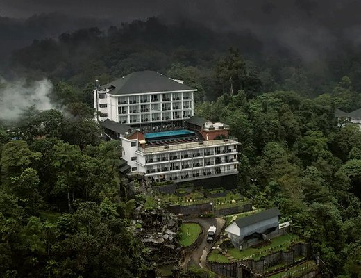 best honeymoon resorts in munnar